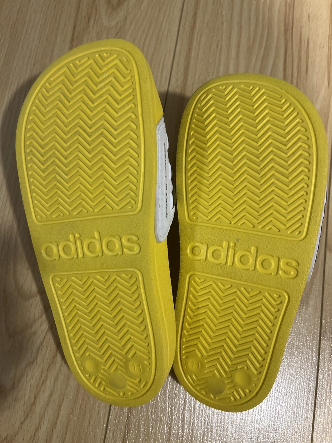 Kids indoor shoe adidas - size 11 - photo 2