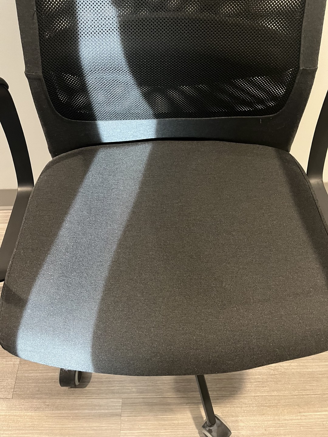 IKEA Best Seller MARKUS Office Chair - like new - photo 3