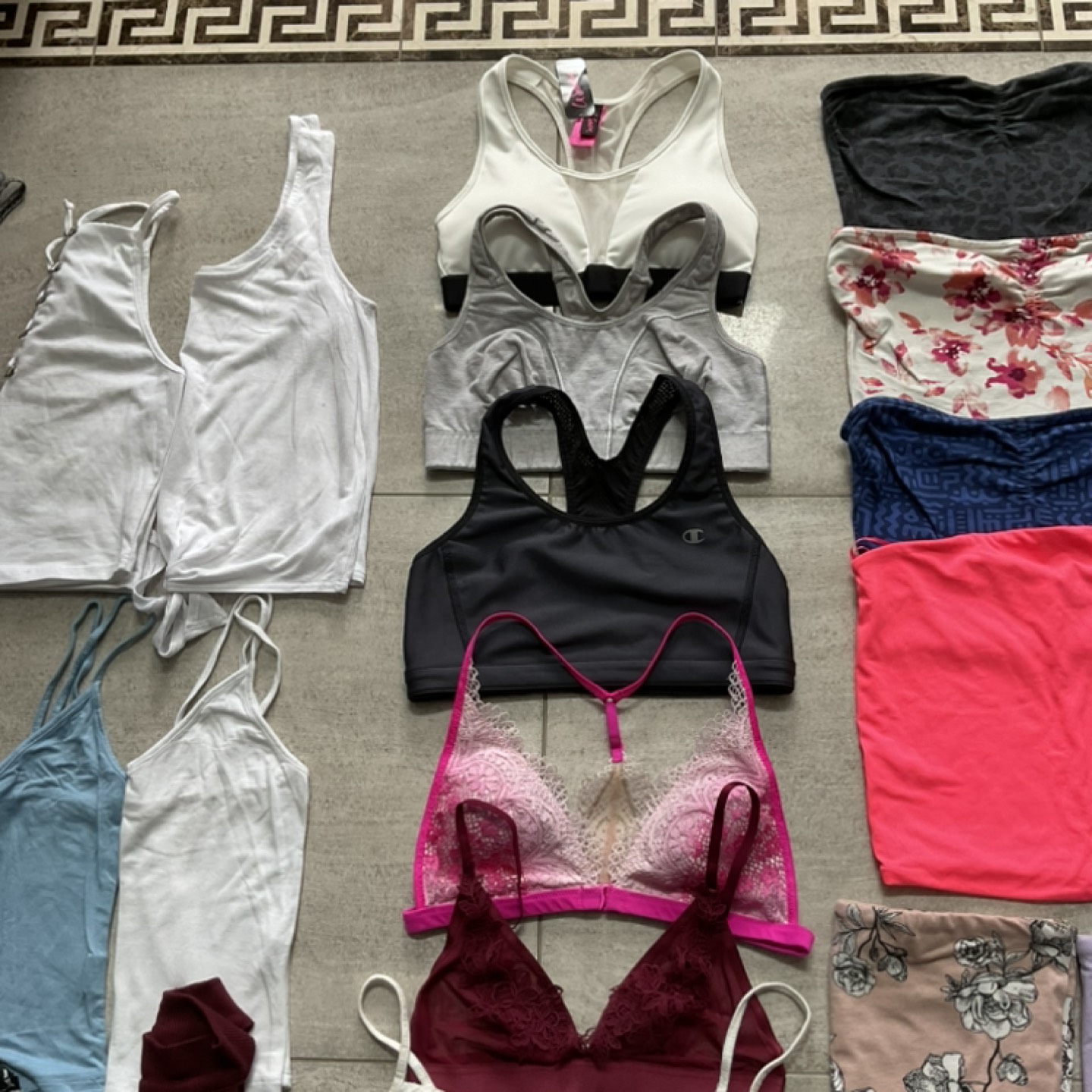 ☀️ XS/S LOT OF 22 TANK TOPS ☀️ - photo 3