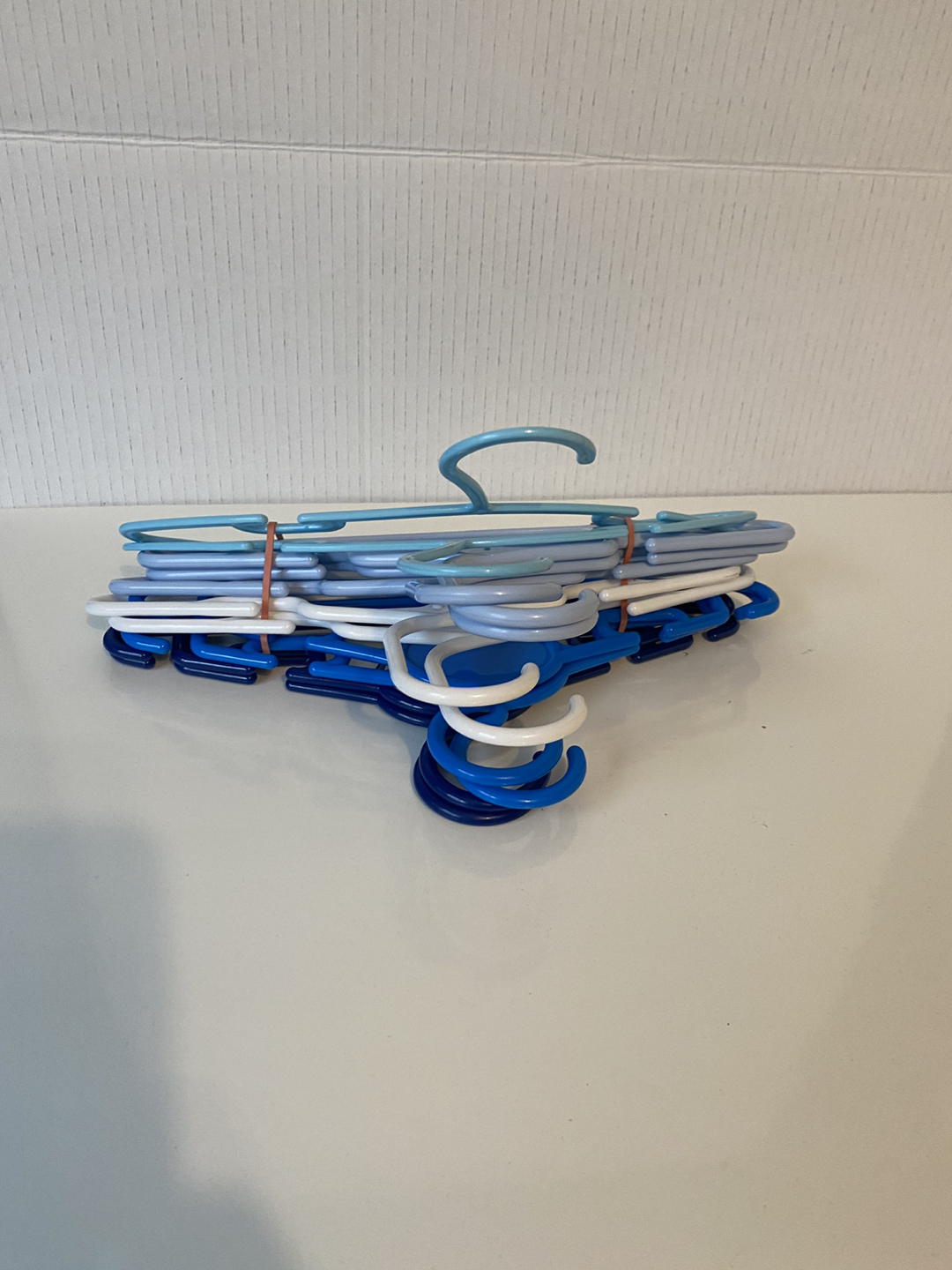 Kids Random Hangers -11 set image indicator(3)