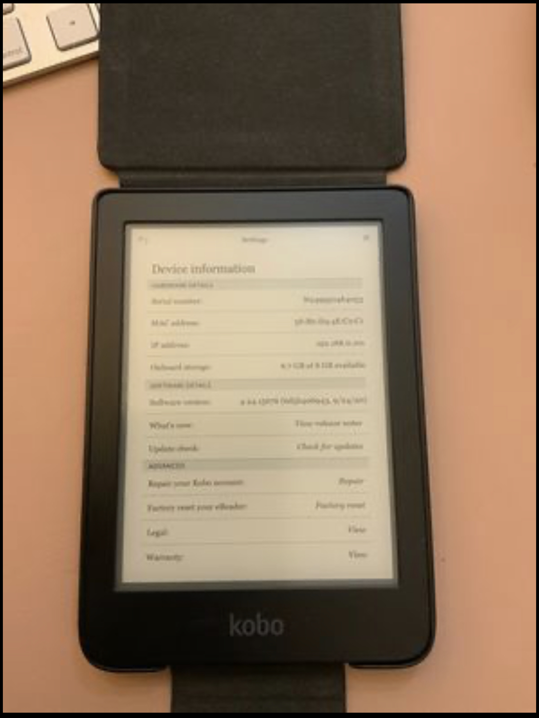Kobo Clara HD w/ Case - 8GB Wifi