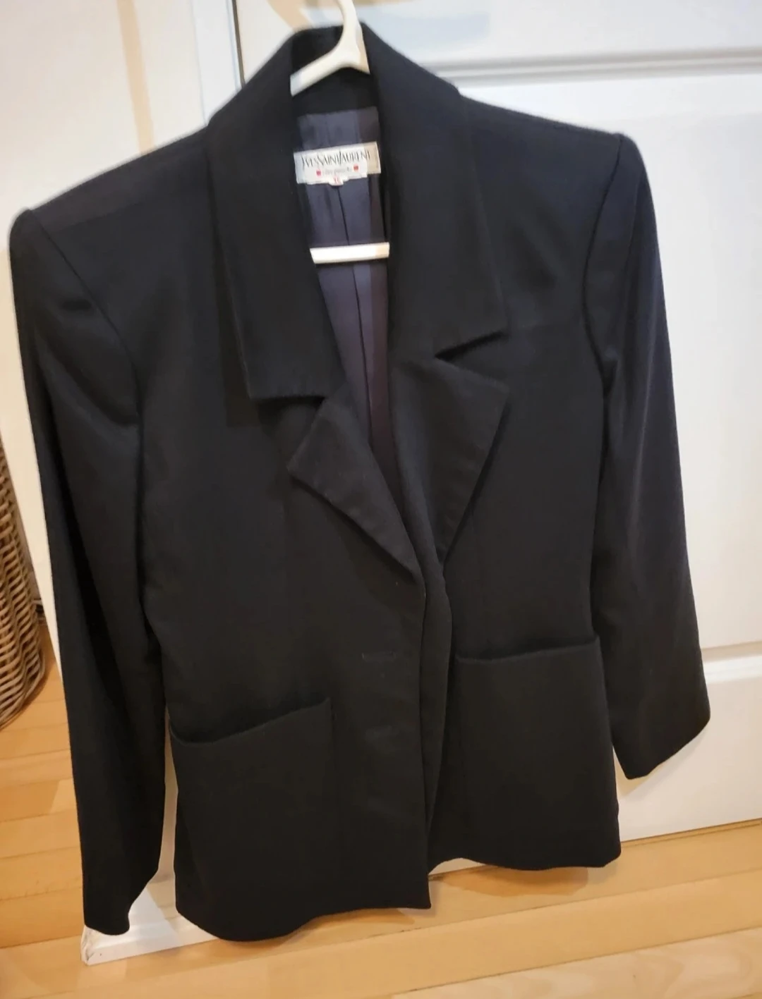 Last Price✨Yves Saint Laurent Blazer thumbnail