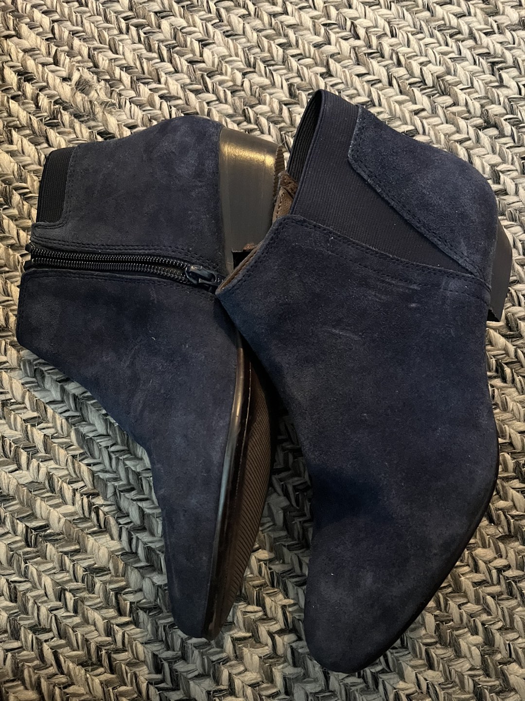Aldo booties navy size 8.5 image indicator(4)