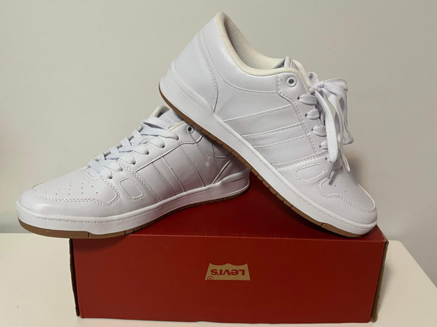 Levi’s Mens shoes 8 and 10.5 new in box thumbnail