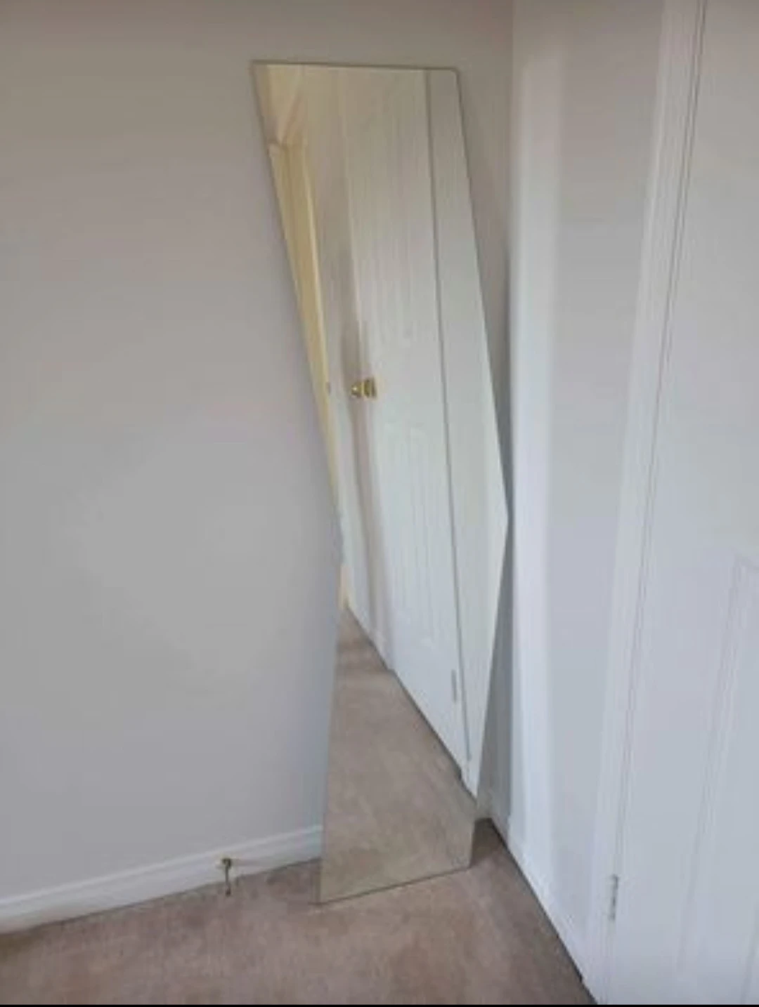 like new standing mirror - no scratches - photo 2