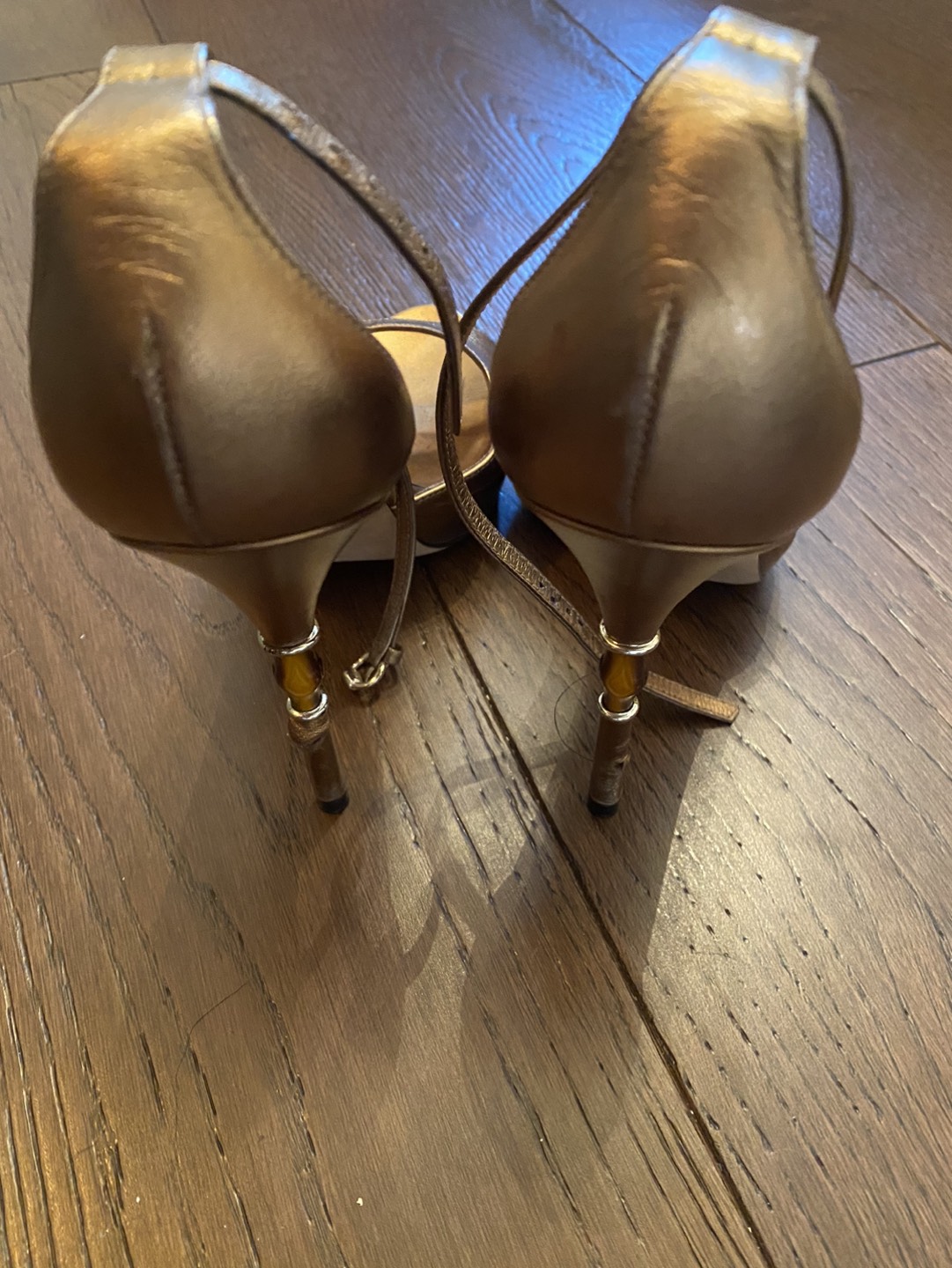 Gucci Shoes image indicator(3)