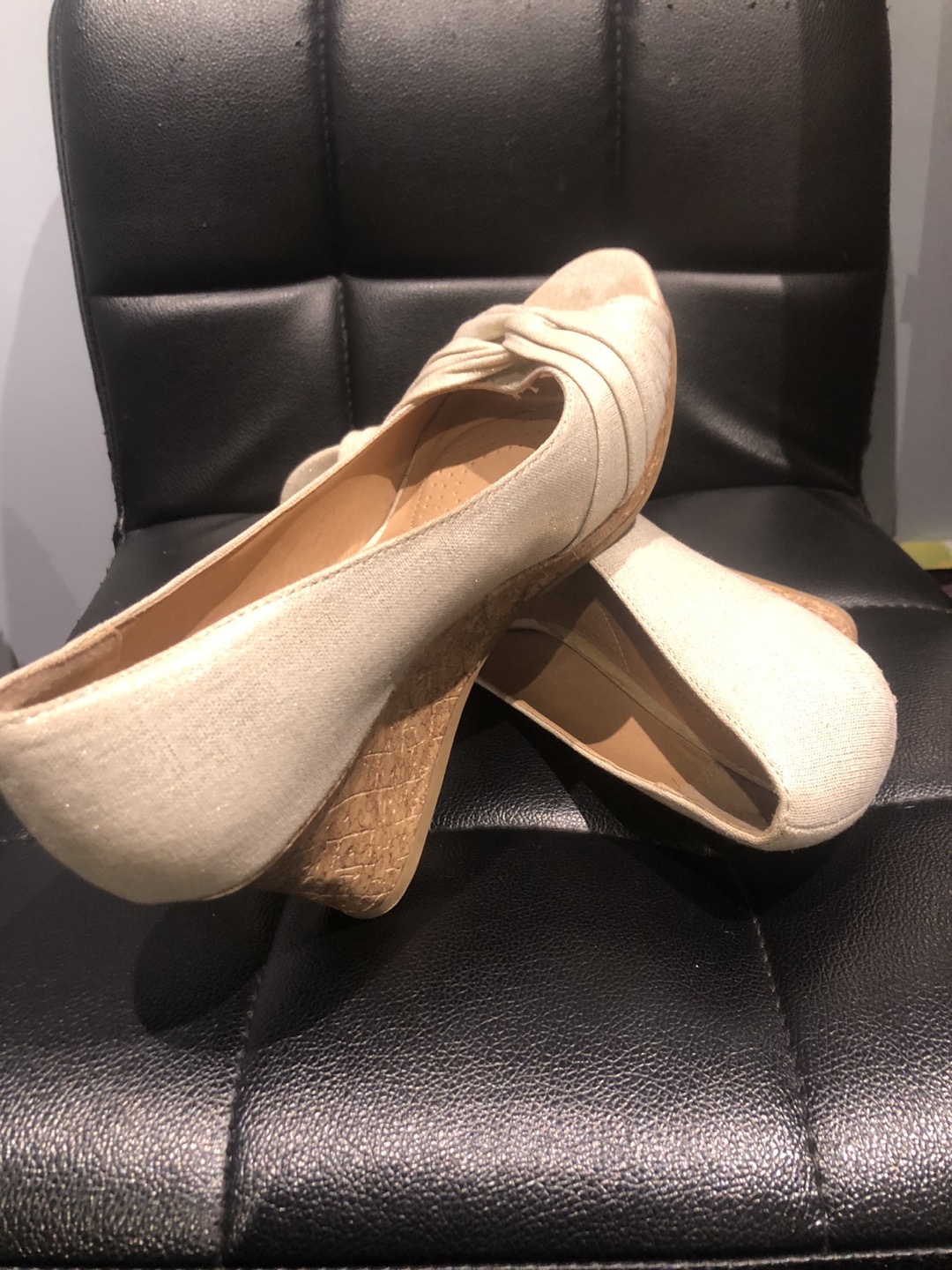Cute shiny heels thumbnail