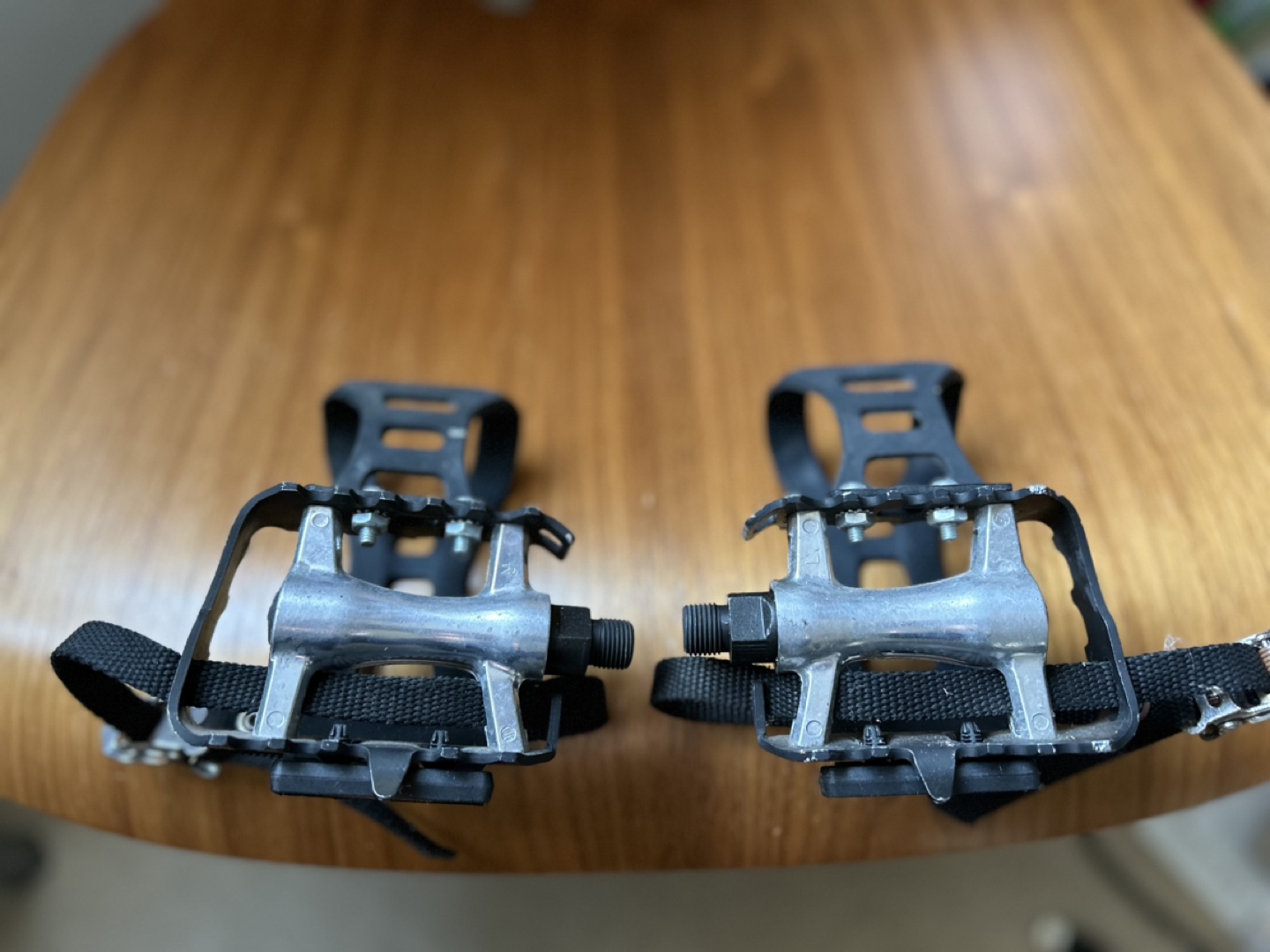 Pedals with adjustable toe clips for bike - photo 5