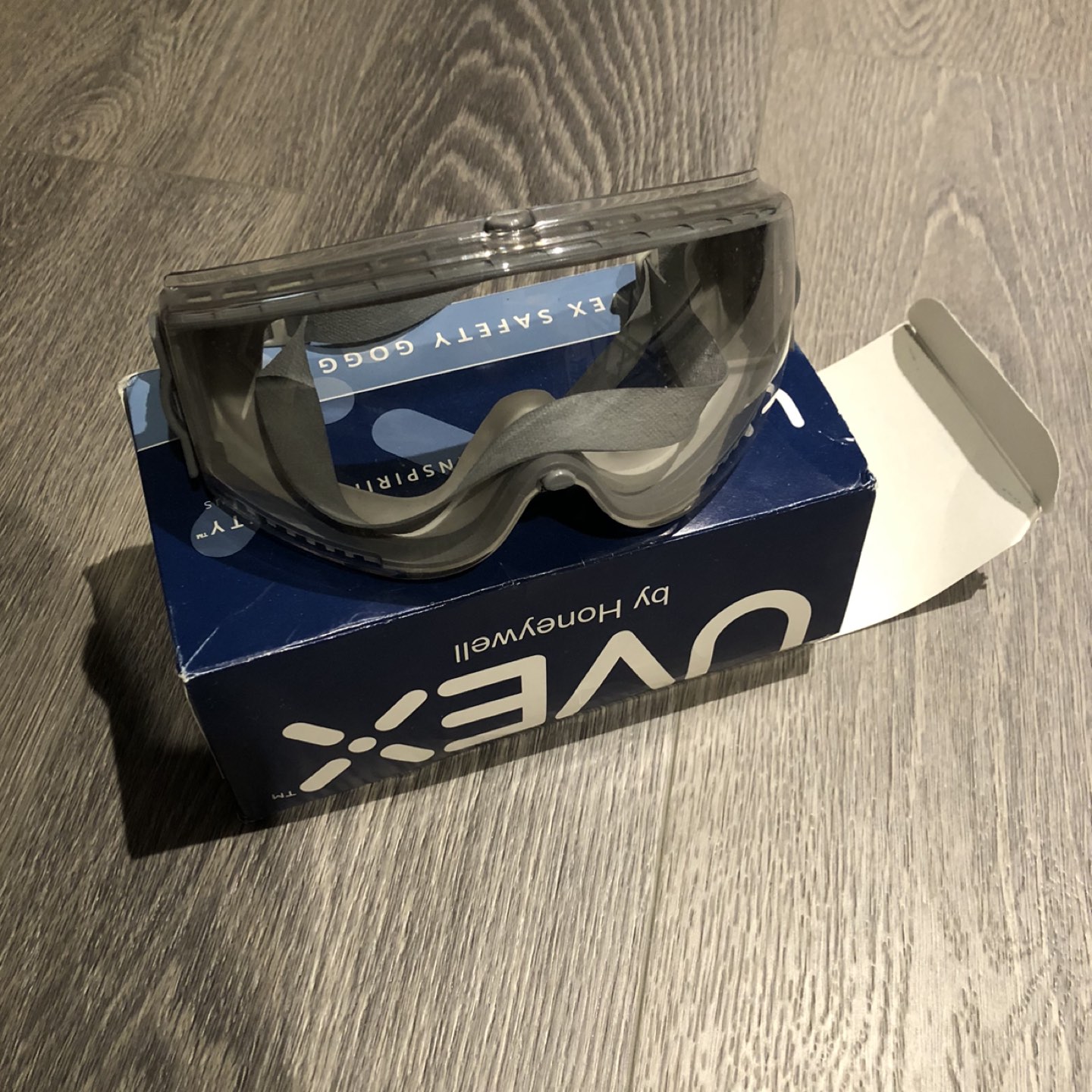🌱 Uvex Safety goggles