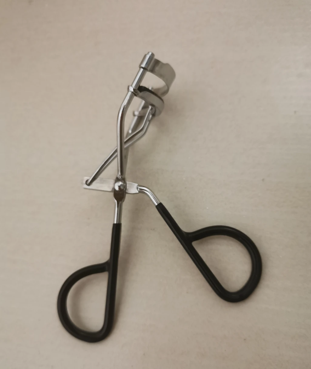Sephora eyelash curler thumbnail