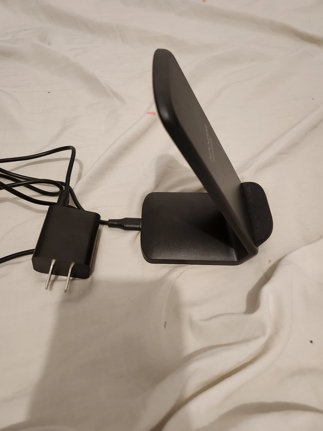 Fast wireless Charging Stand - photo 3