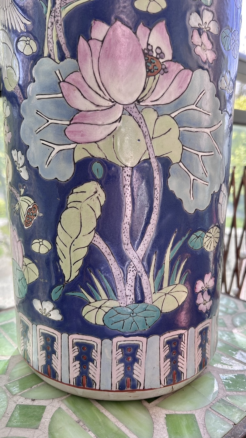 Asian-themed vase/umbrella stand image indicator(8)