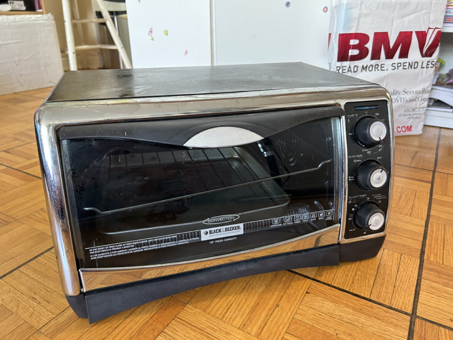 Toaster oven, very handy for a kitchenette