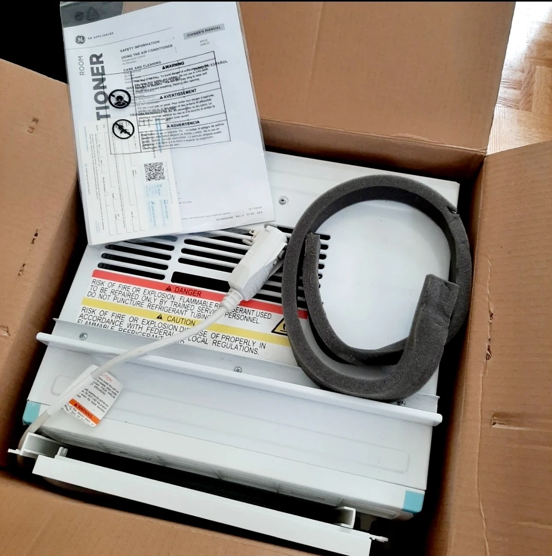 Like New GE 5000 BTU ROOM AIR CONDITIONER image indicator(7)