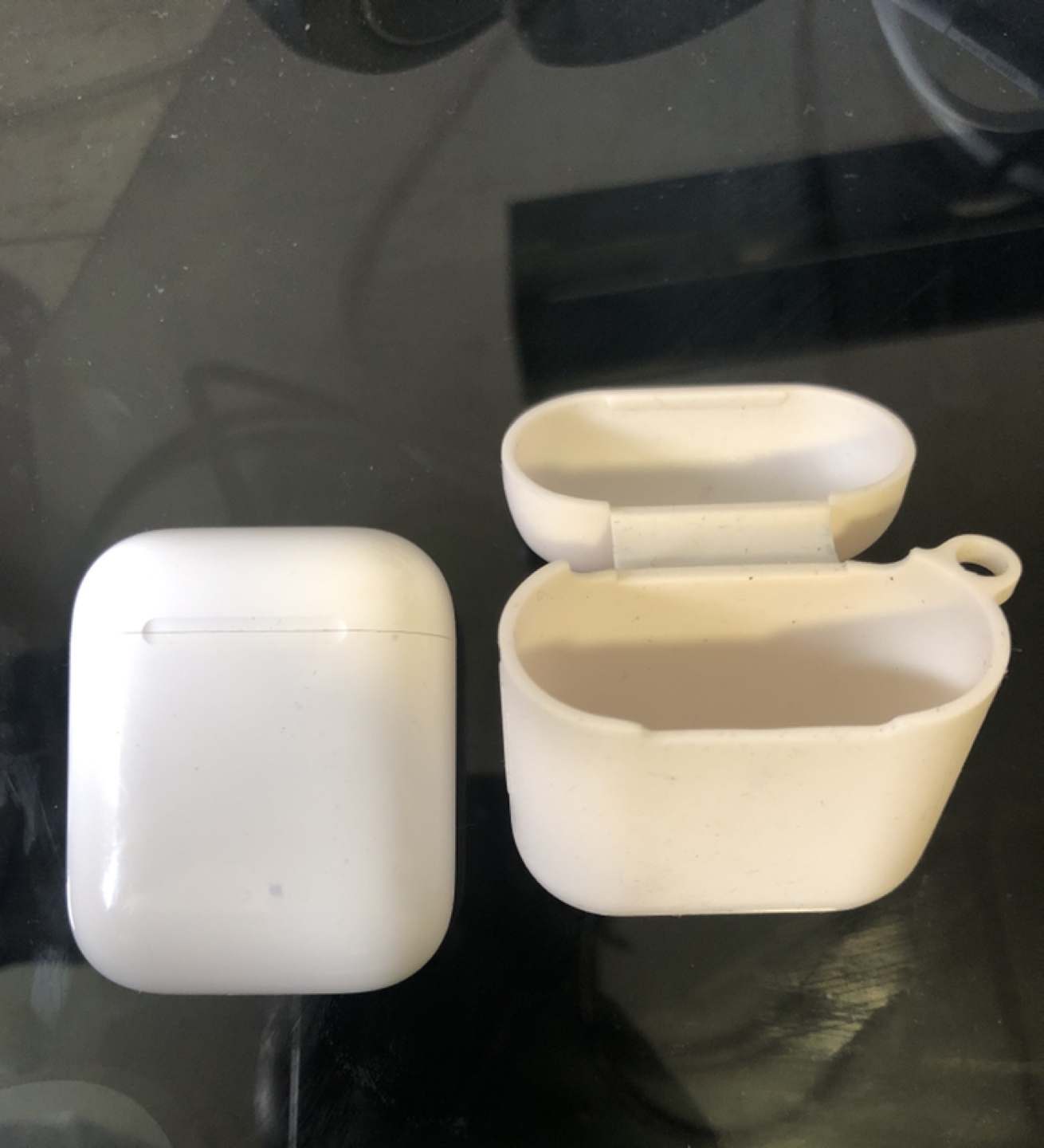 APPLE AirPod Case - photo 2