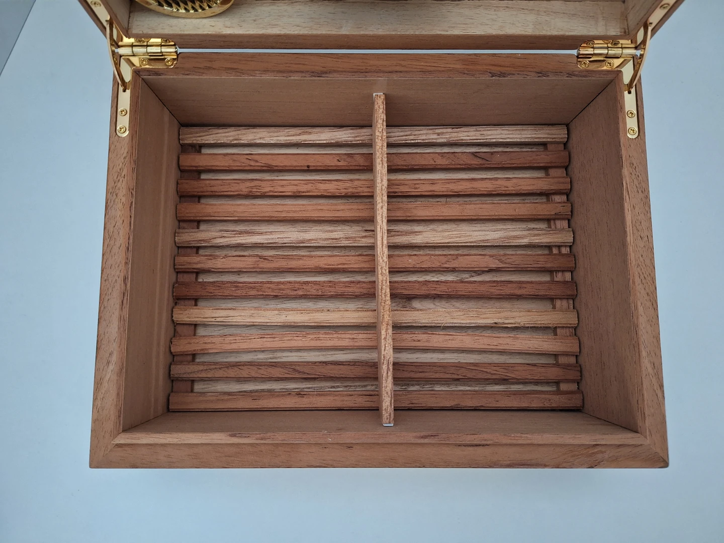 Beautifully Crafted Humidor - photo 4
