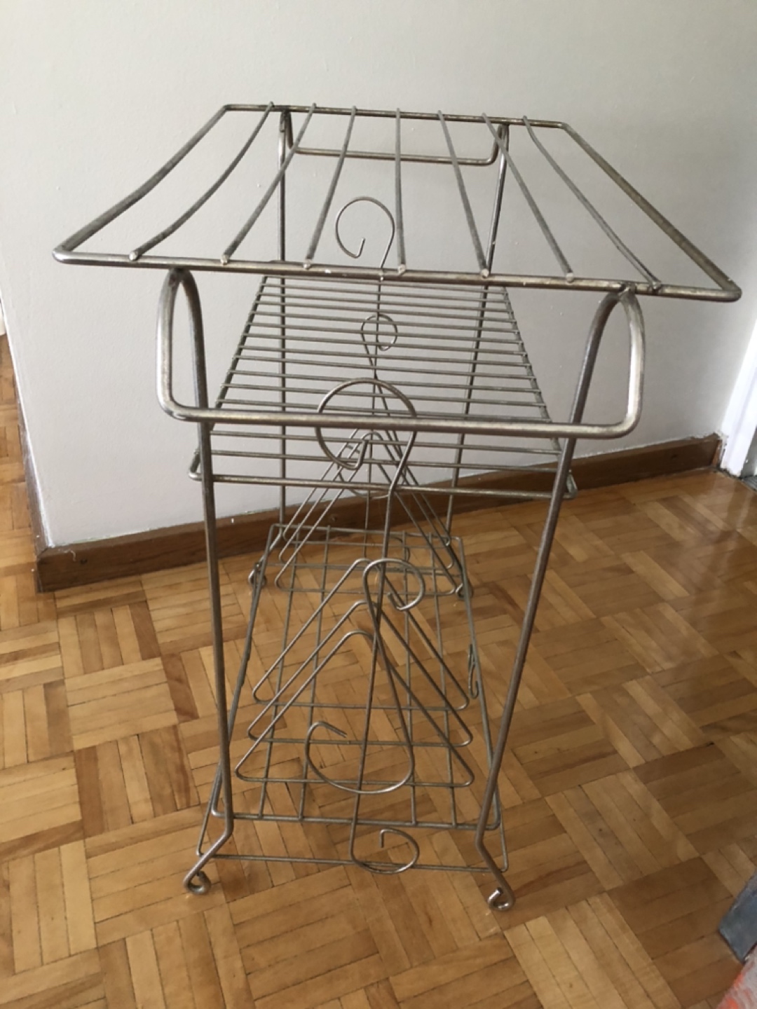 Vintage Record Player & Album Stand image indicator(6)