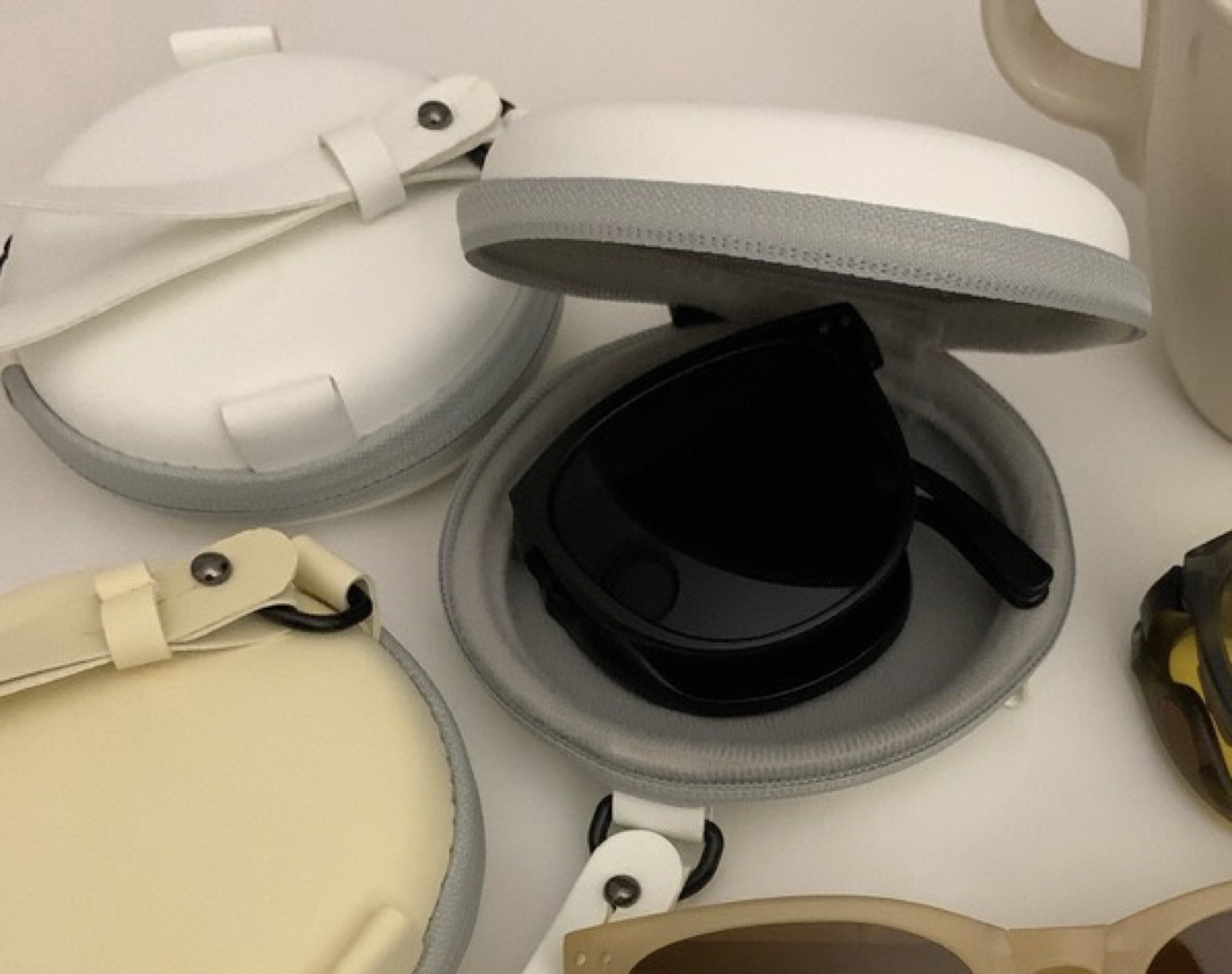 Foldable sunglasses with case