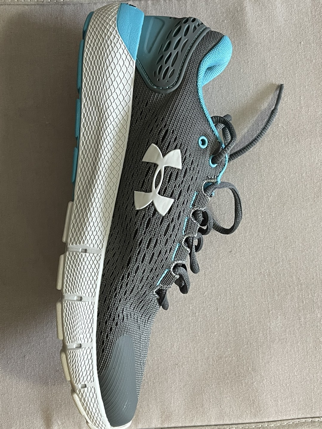 New - Under Armour Running shoes