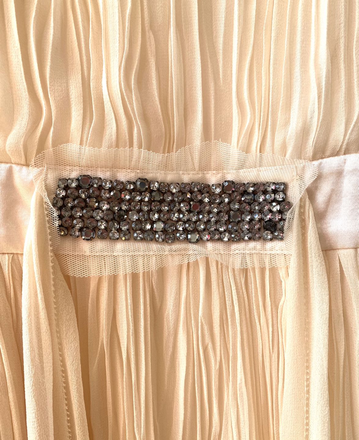 Beige silk dress with crystal beads, beautiful details! image indicator(5)