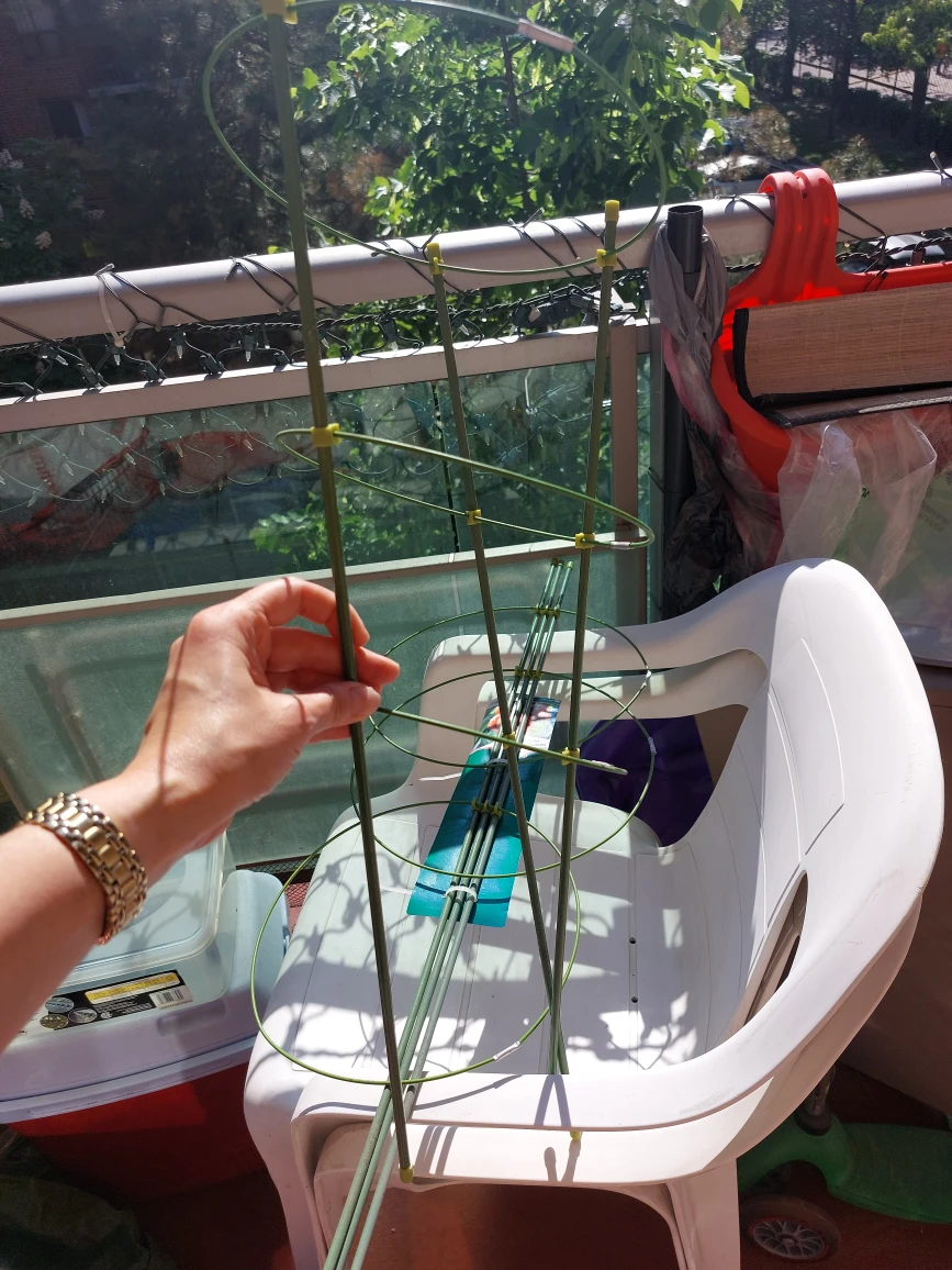 Folding Portable Tomatoe Vegetable Cages. New image indicator(2)