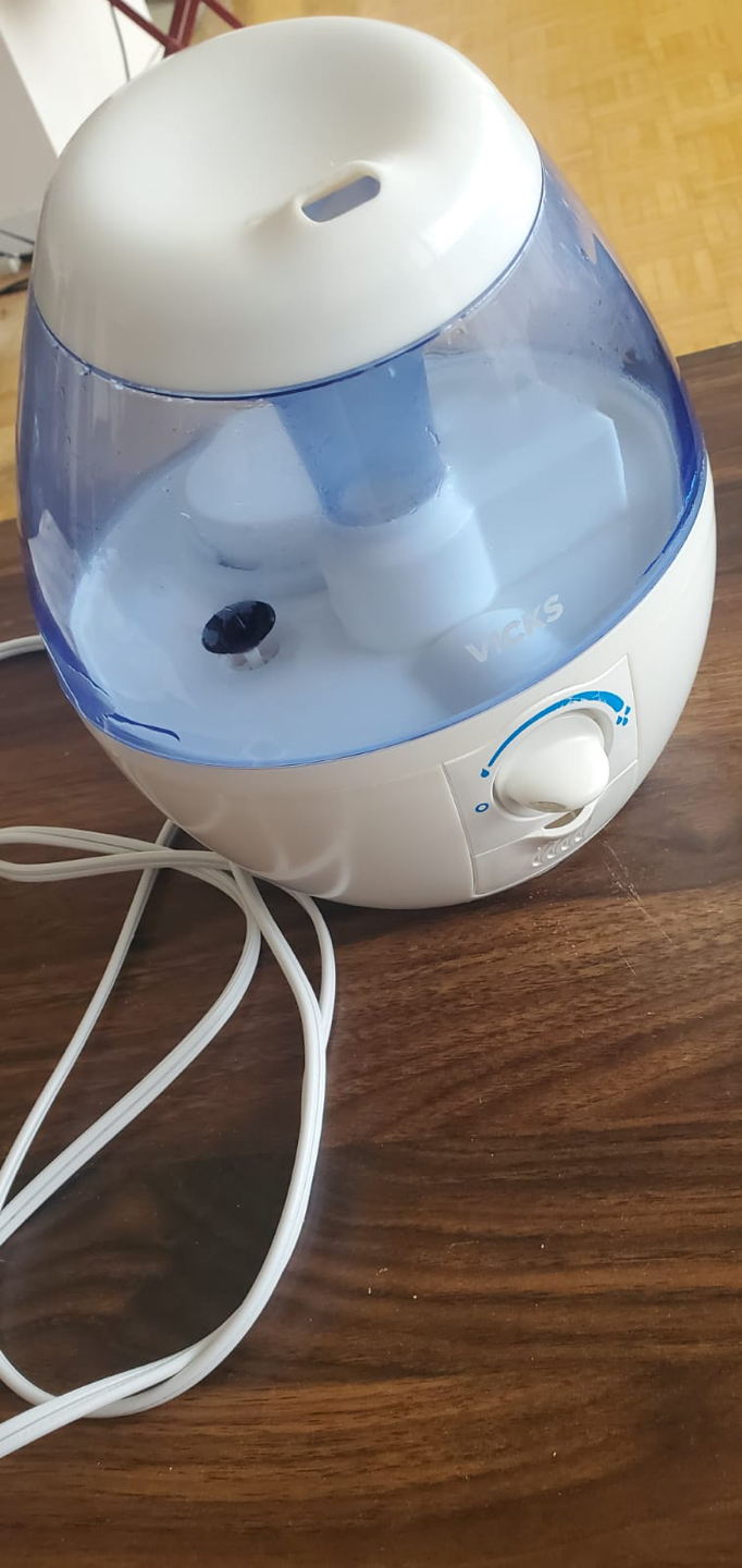 Moving out sale - Vicks Humidifier thumbnail
