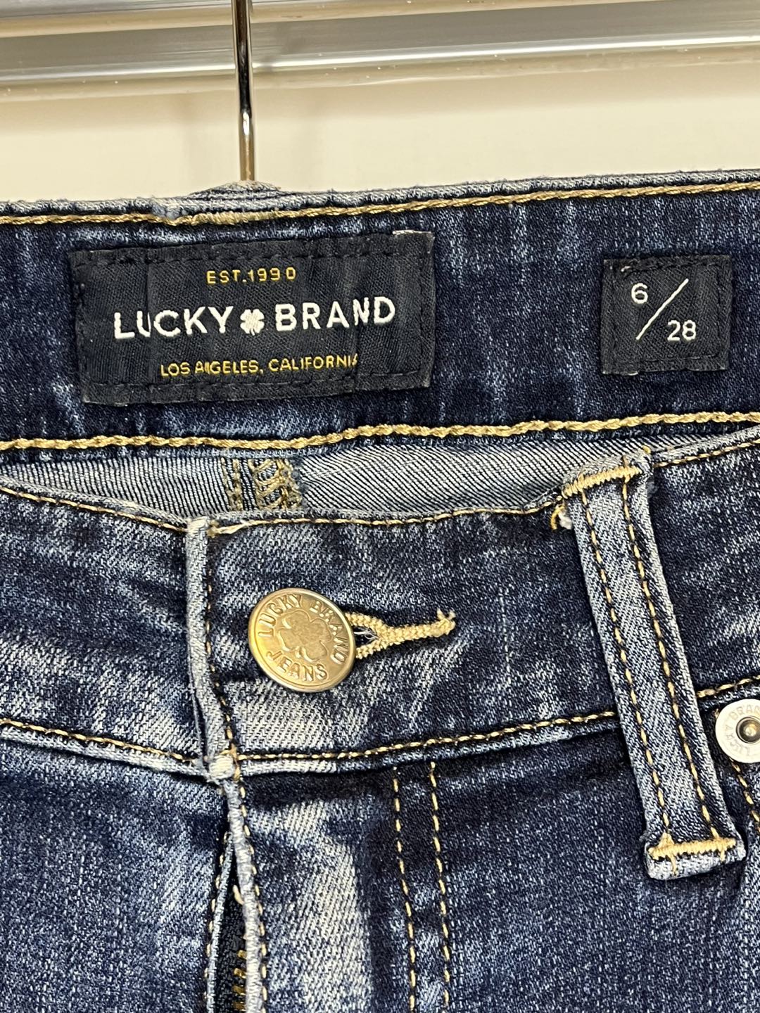 Lucky Brand Jeans thumbnail