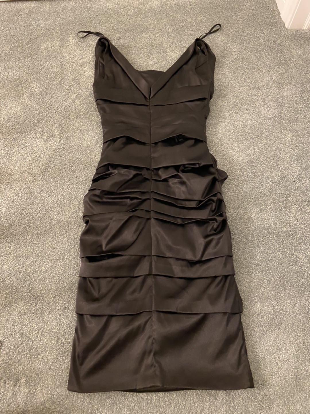 Le Chateau Black Satin Dress image indicator(3)