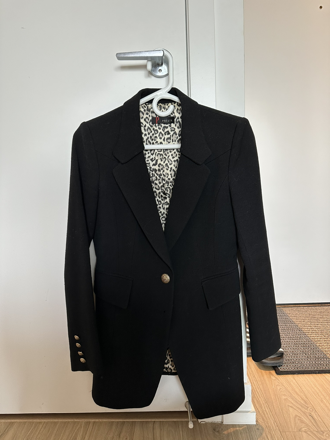 Black blazer thumbnail