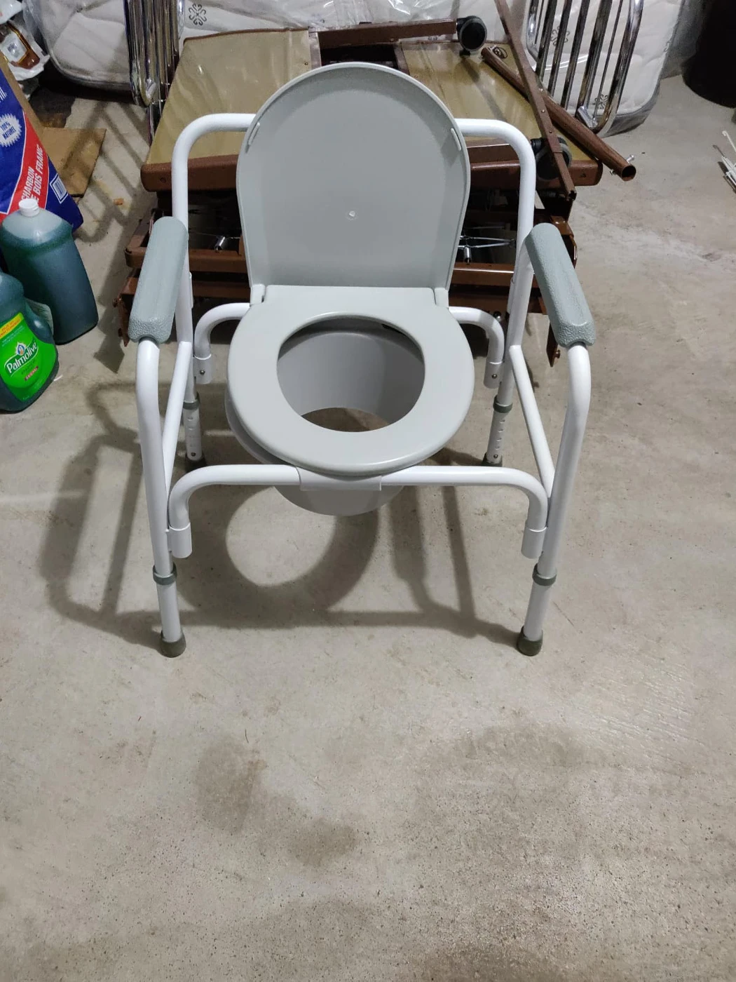 Commode medical (toilet seats)