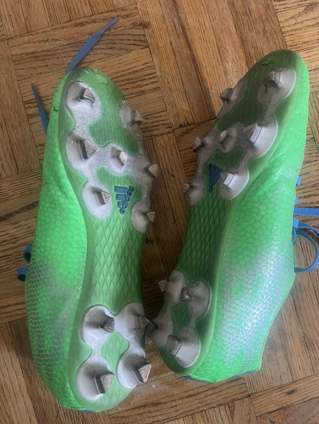 Adidas womens size 6 soccer cleats - photo 4