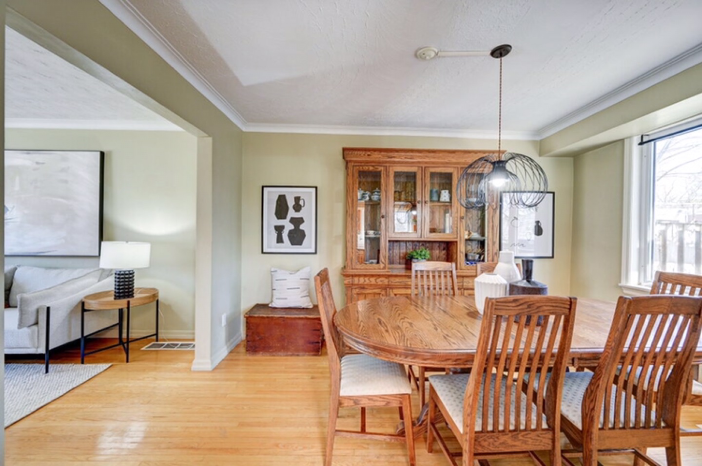 FREE Dining room set — solid oak thumbnail