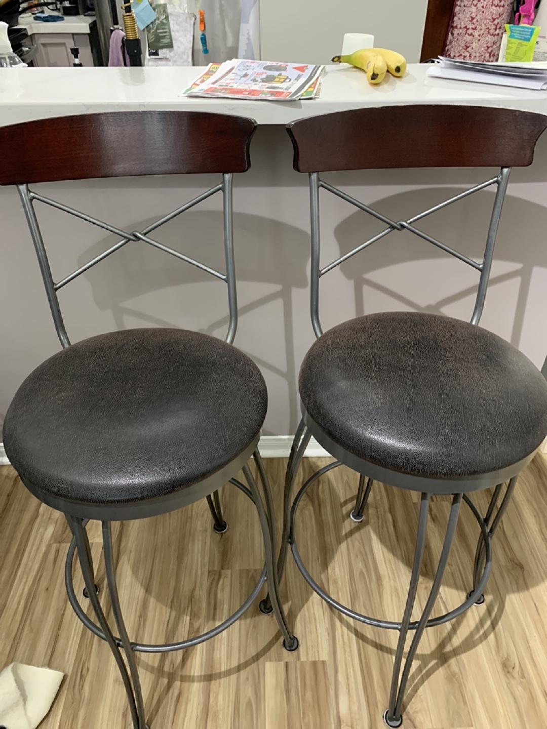 Pub bar stool with leather seats thumbnail