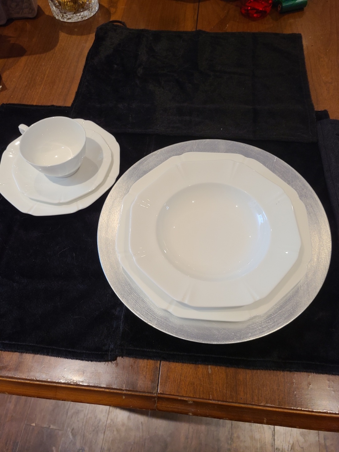 Complete Table place setting complete set for 8.
