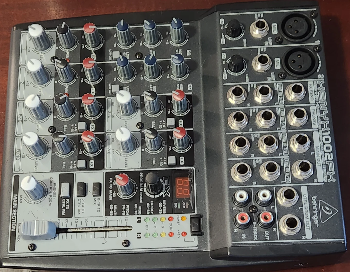 Entertainment  system with Mike image indicator(4)