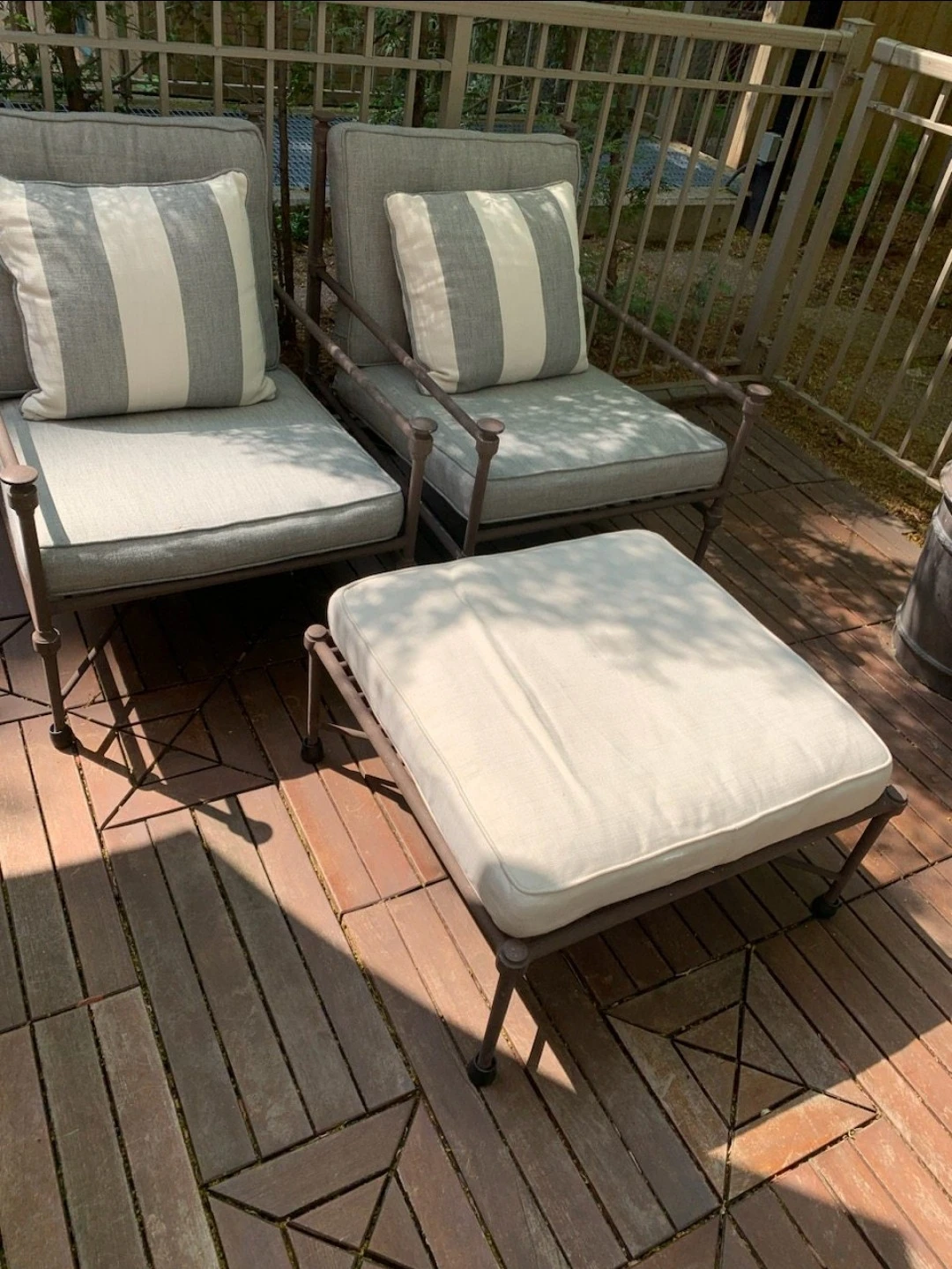 Chairs+ottoman