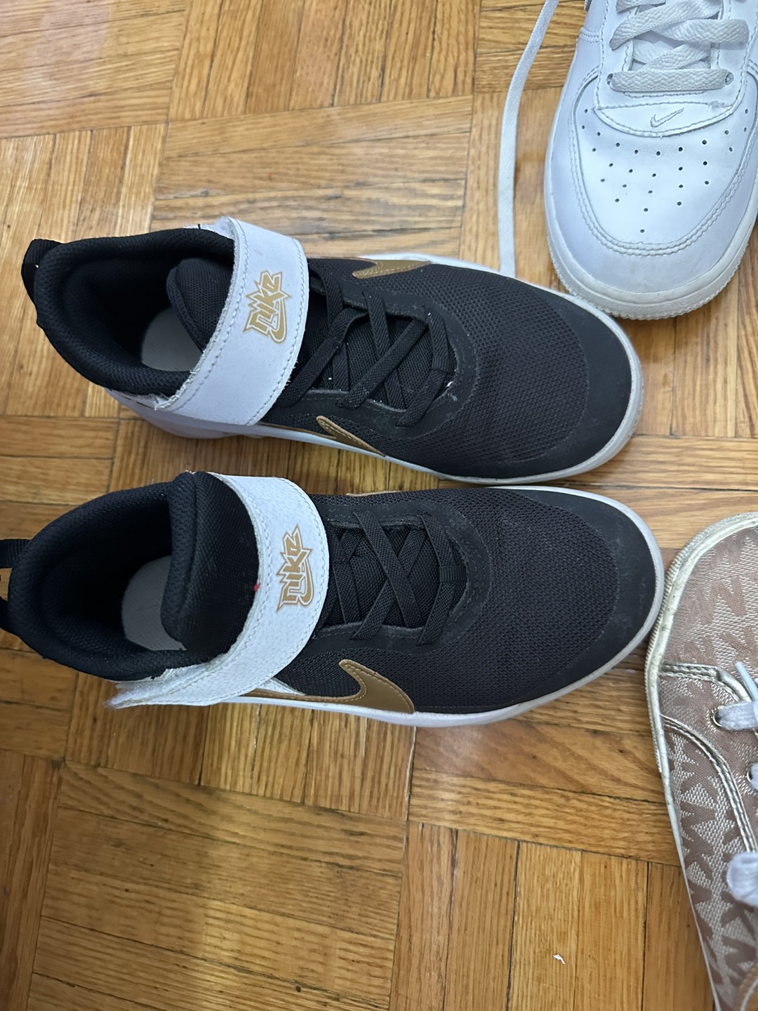 Kids shoes image indicator(4)