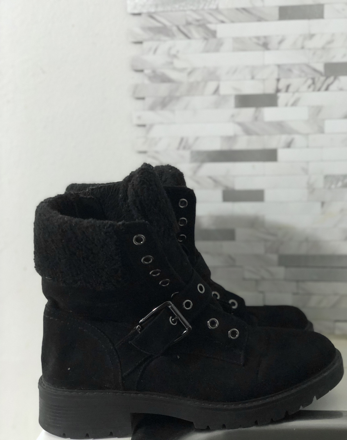 Land Rover boot thumbnail