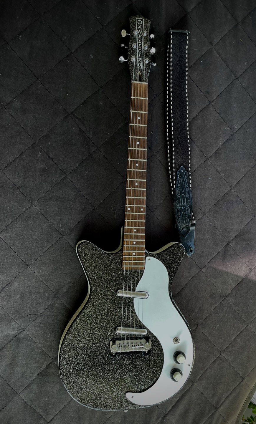 Danelectro 59 Black Sparkle Electric Guitar - photo 2