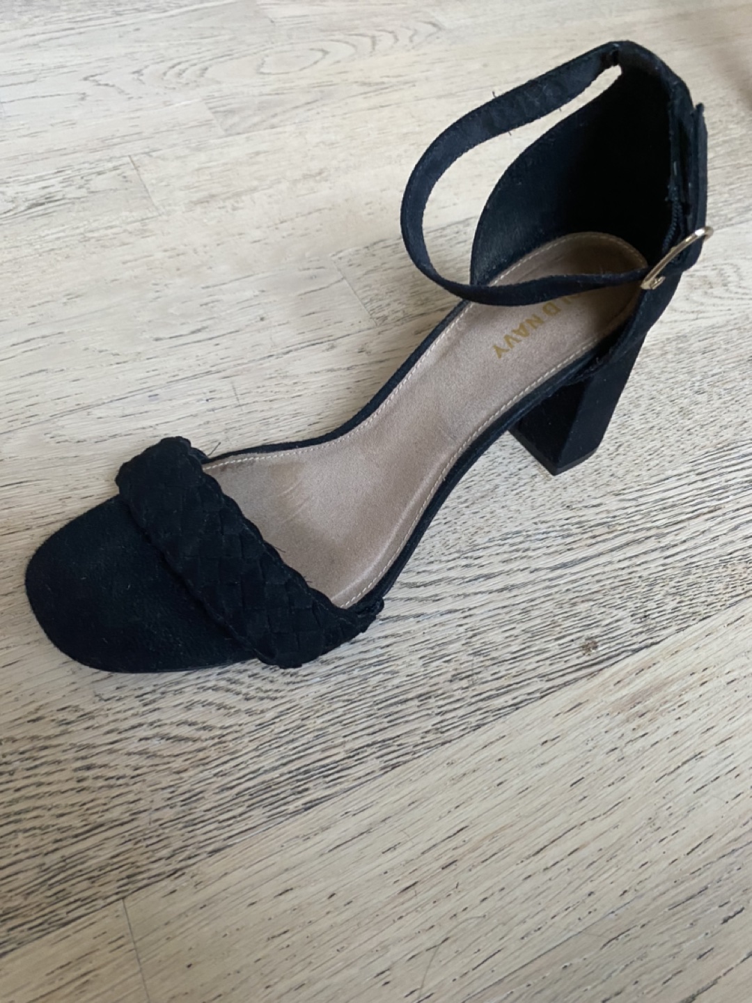 Elegant black sandals - photo 3