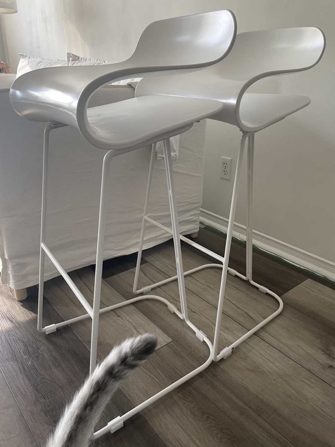Modern & Stylish 2 Bar Stool thumbnail