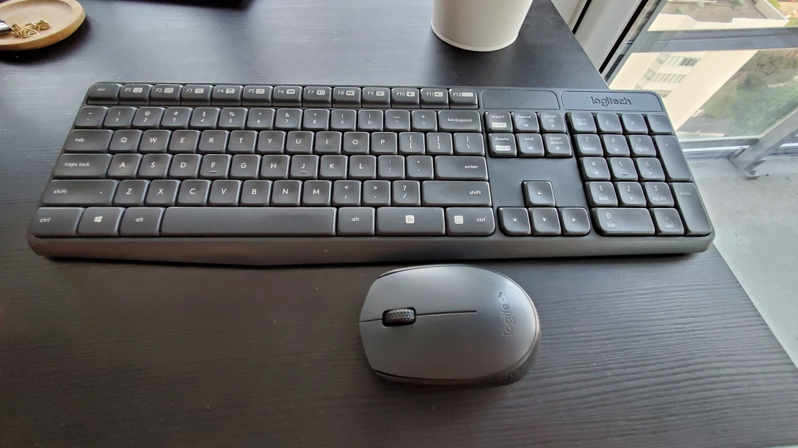 Wireless Logitec Keyboard and Mouse - photo 2