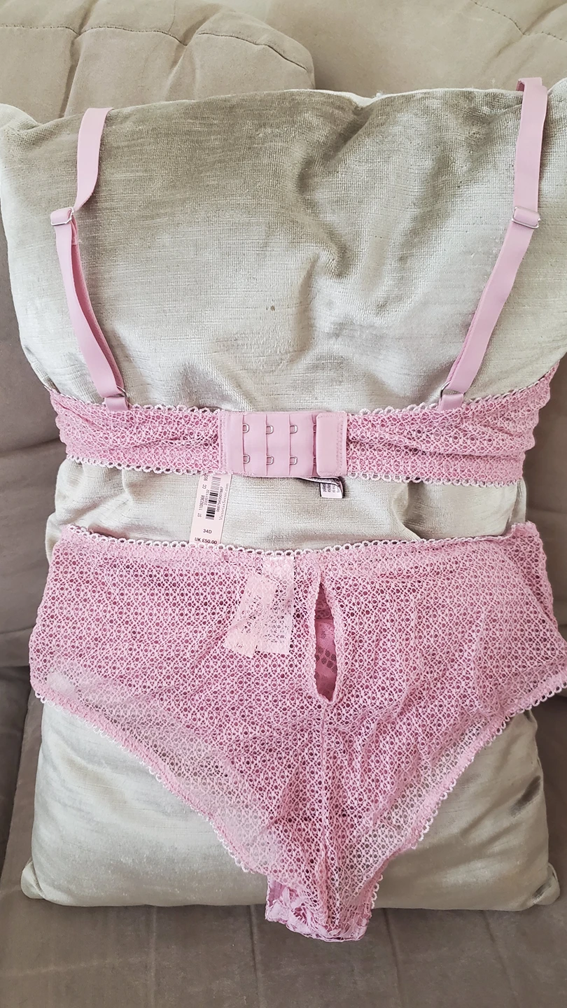BNWT- VS Luxe Lingerie image indicator(4)