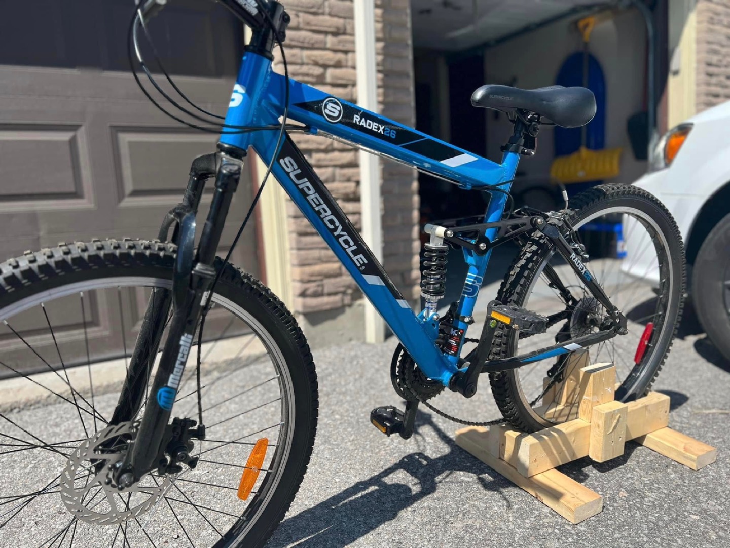 26" Men' Supercycle Bike & 24" Women's Nakamura bike - photo 3