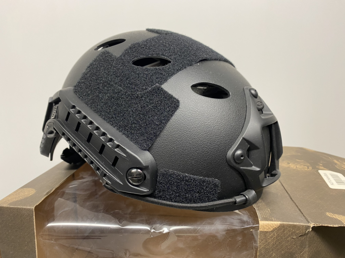 Replica FAST helmet