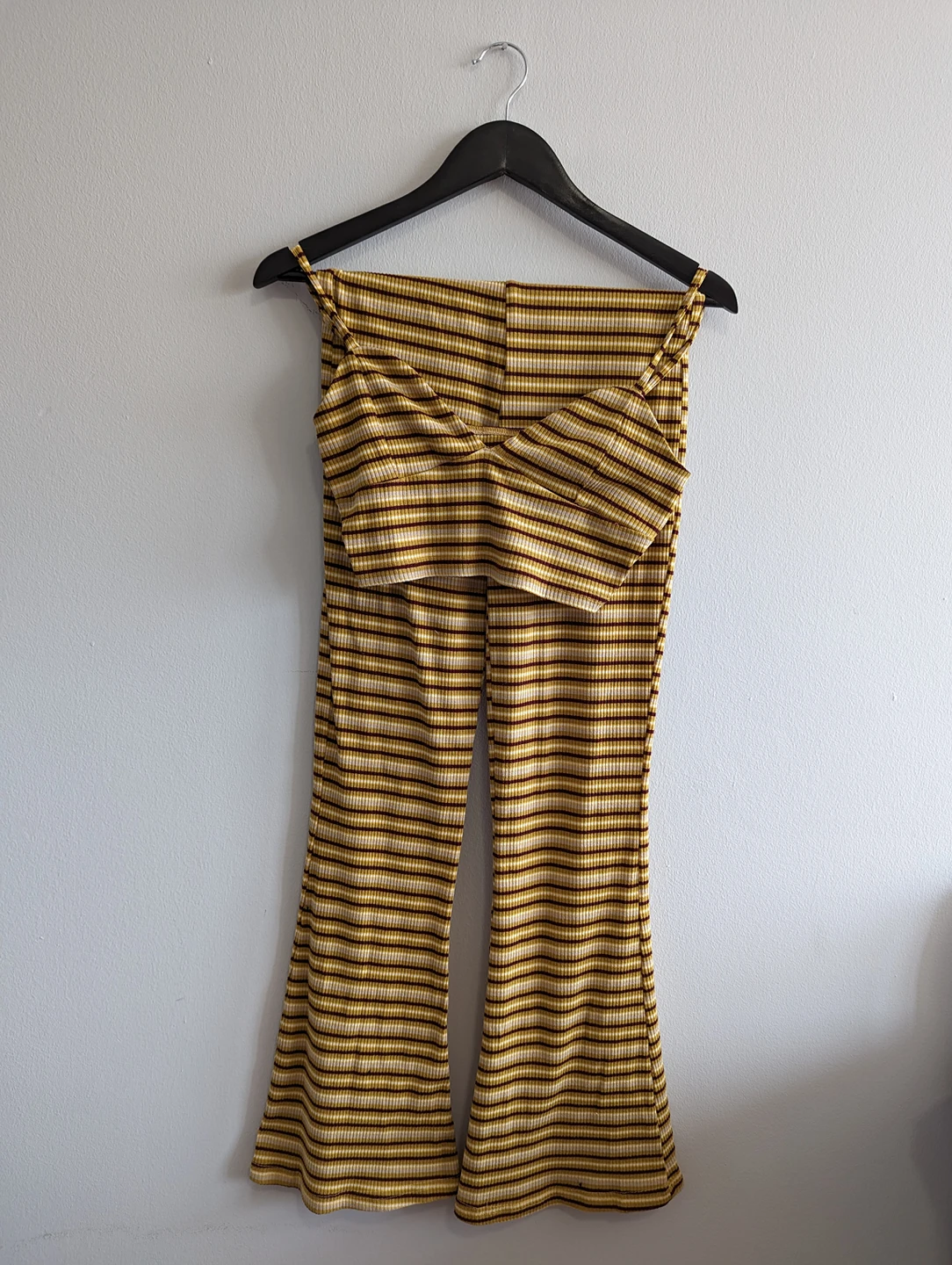 two piece set, top and bottom
