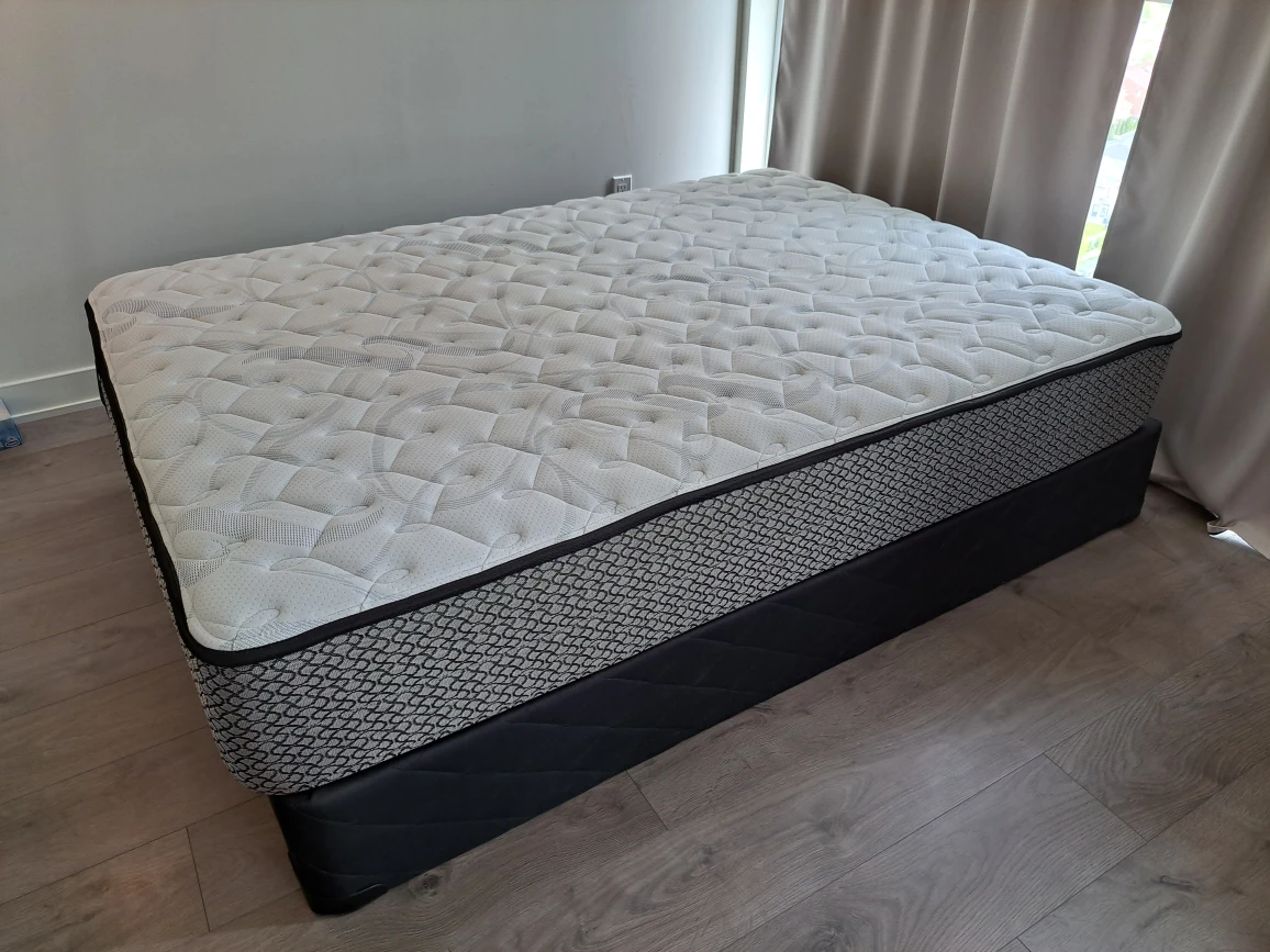 Posturepedic Sealy mattress and spring box for sal