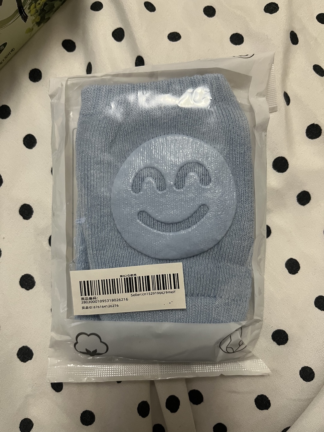 Head protector (baby helmet) and knee pads - photo 4