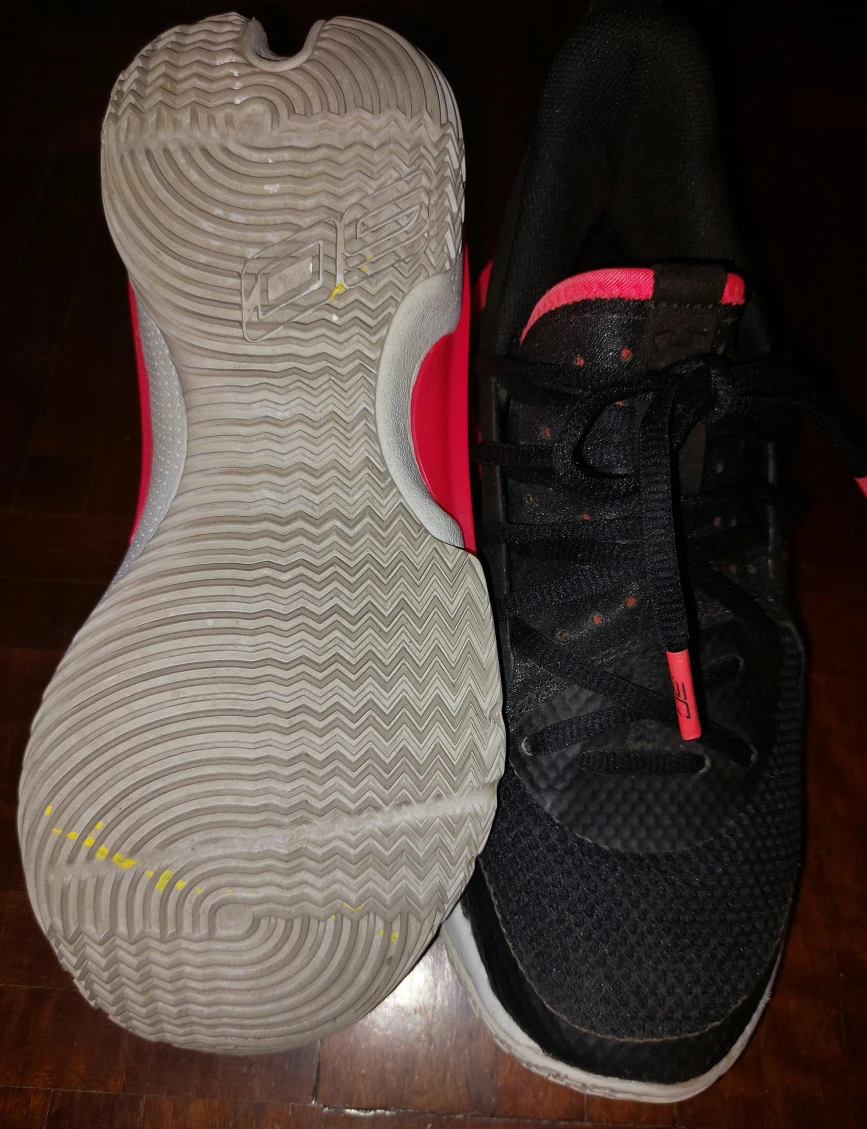 Steph Curry Under Armour Kids Basketball Sneaker Size 4Y LN image indicator(5)