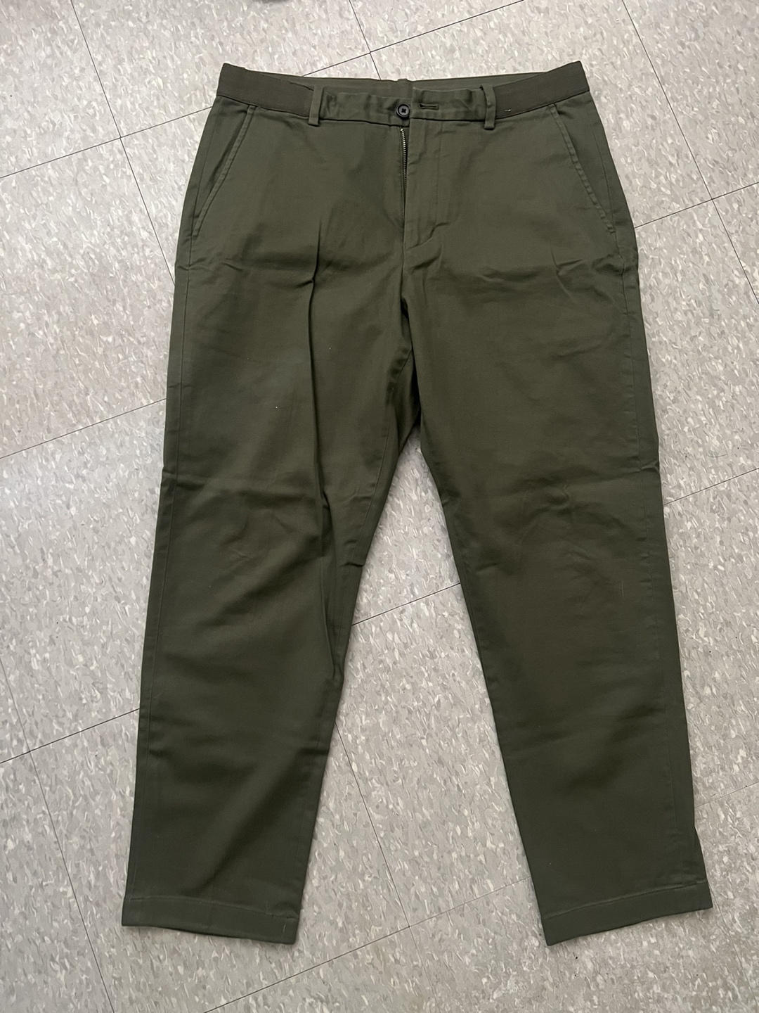 UNIQLO pants thumbnail